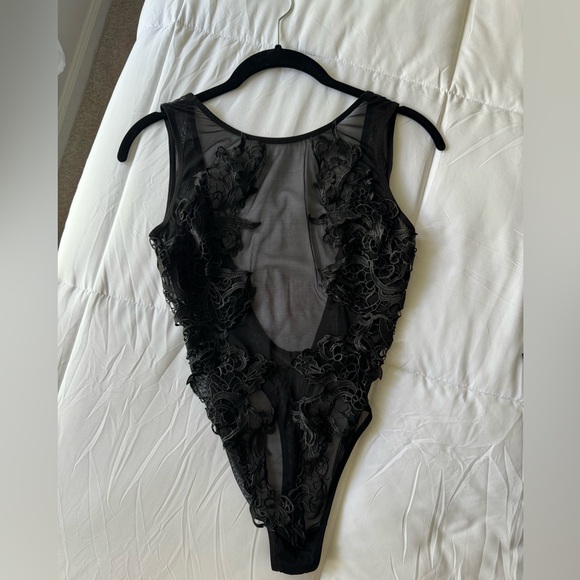Revolve Lace Bodysuit - Picture 5 of 8